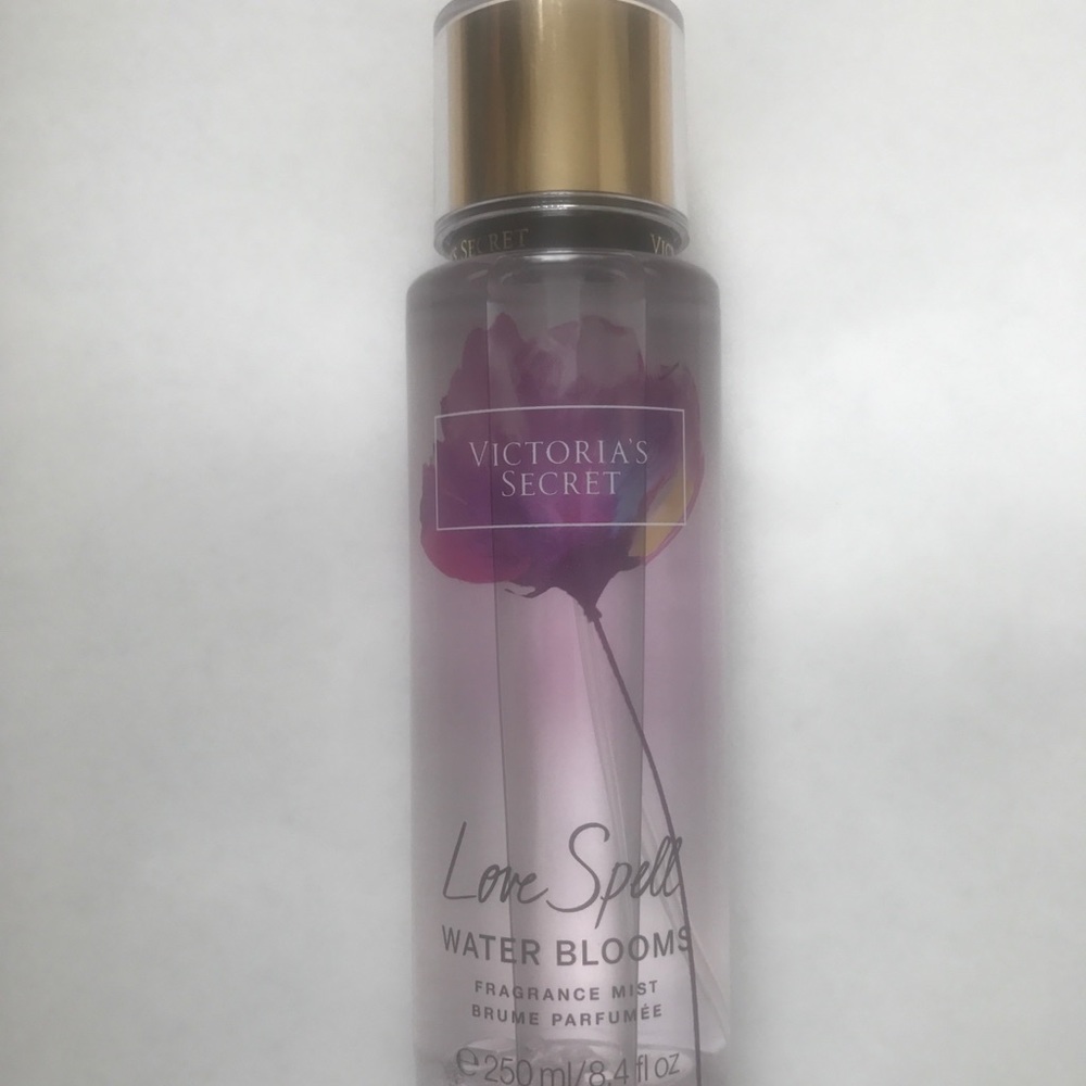Victoria Secret Love Spell fragrance mist